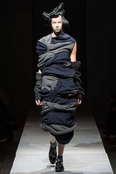 Look 7